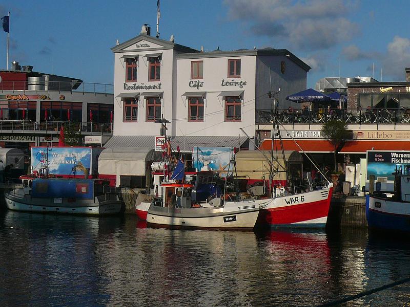 84-warnemuende-fischmarkt-h-P1190154.JPG
