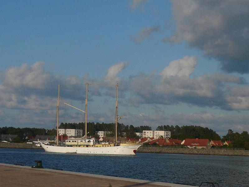 88-warnemuende-hafen-h-P1190157.JPG